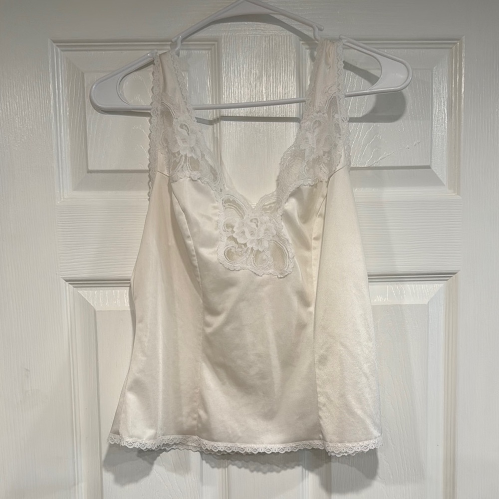 Body Chic Vintage Lingerie Women’s Nylon Ivory Cream Lace Camisole Size 36
